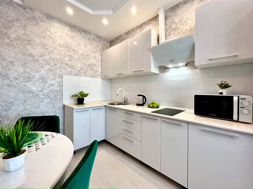 Новая однокомнатная квартира в изумрудном цвете