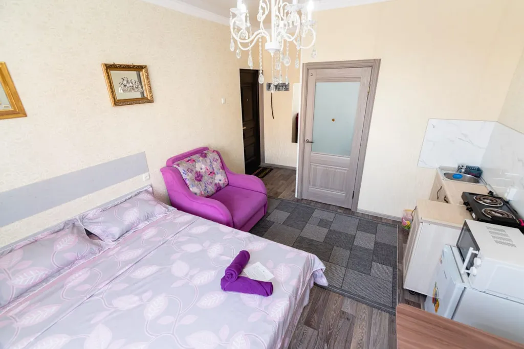 Уютная студия с мини-кухней у метро