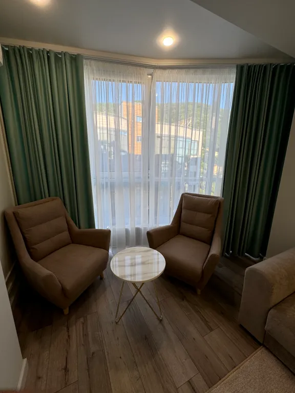 Дизайнерская квартира с бассейном на 13 этаже