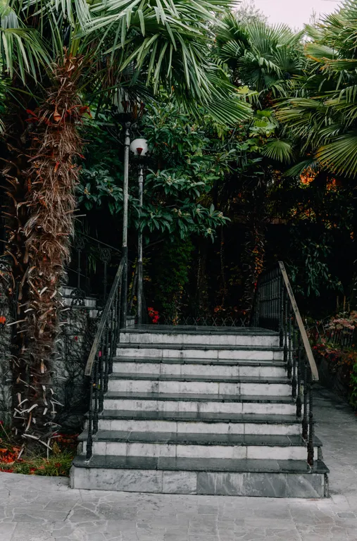 Дом с теплым бассейном у моря в Ялте