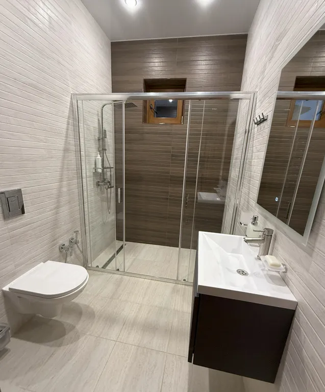 Новый уютный дом с баней у леса