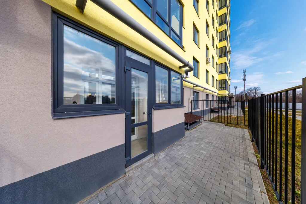 Квартира с дизайнерским ремонтом с уникальной придомовой площадкой