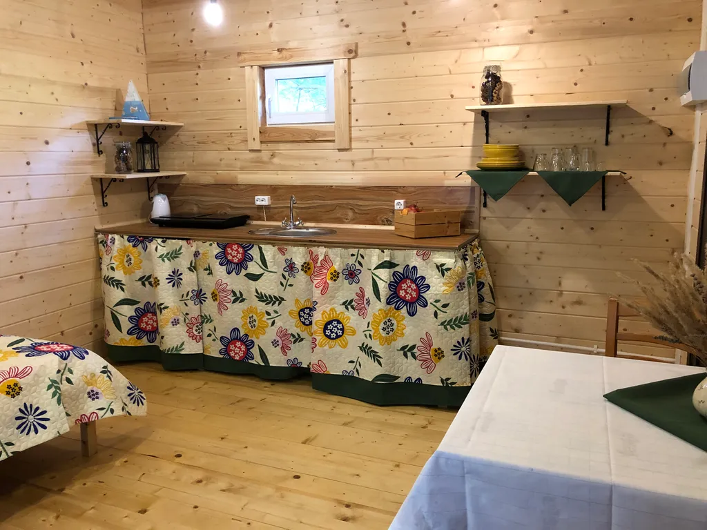 Коттедж Коттедж Дача на берегу пруда — Первомайское