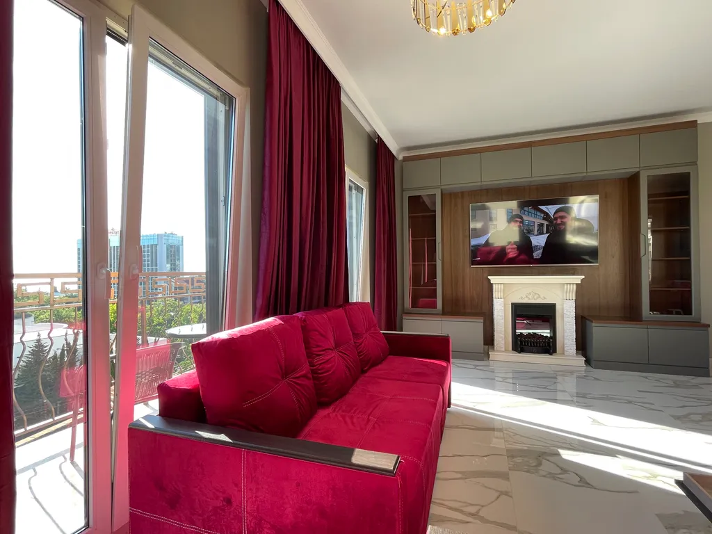 3-комнатная квартира рядом с морем, панорамные окна с видом на море