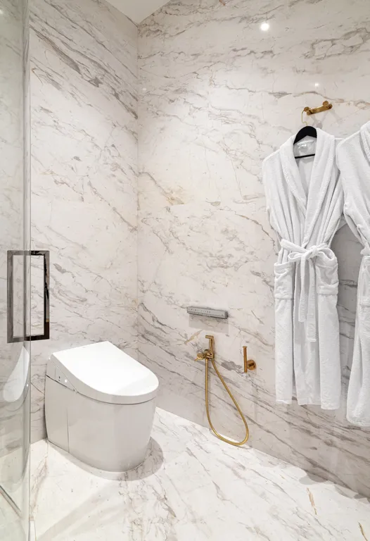 Роскошный апартамент на 81 этаже с ванной у окна и великолепным видом