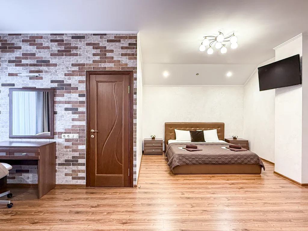 Просторный дом с видом на море и горы