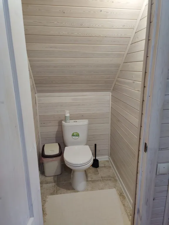 Домик у озера