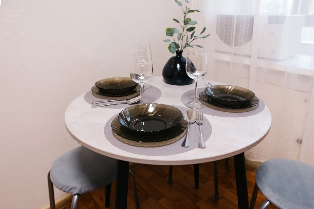 Двухкомнатная квартира рядом с площадью Ленина