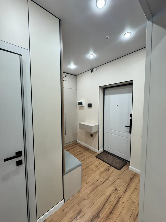 Новая квартира в центре города с видом на горы