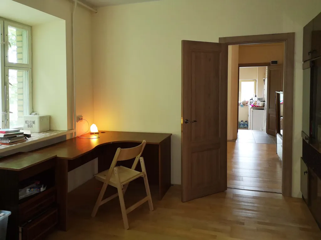 Вместительный, теплый дом на берегу реки Воря