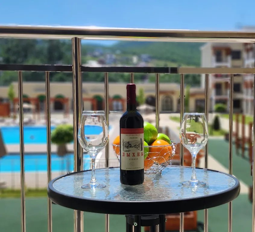 Уютная однушка с видом на бассейн