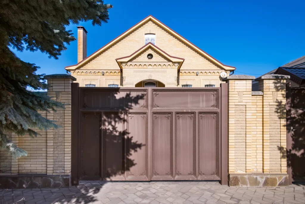 Просторный дом, бассейн с подогревом