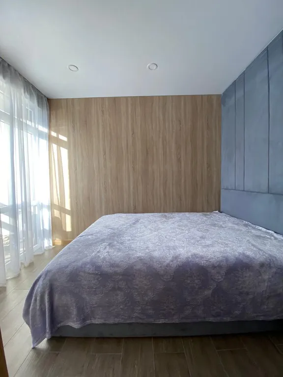 Шикарный вид на озеро и горы