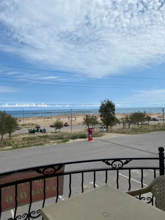 Первая береговая, балкон с видом на море