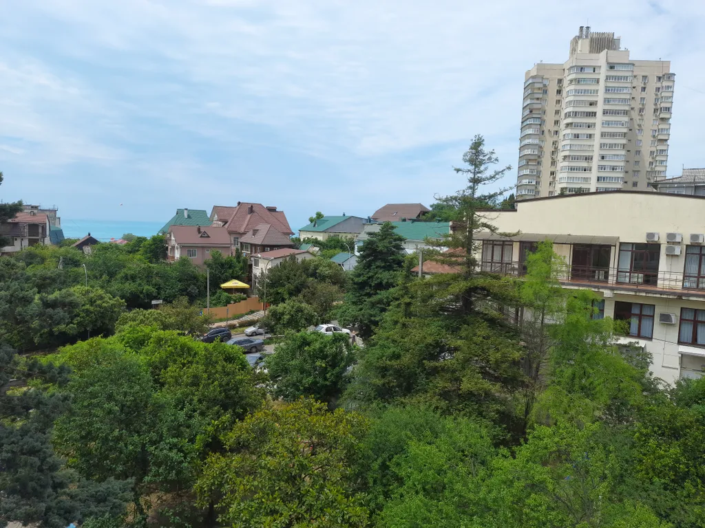 Трёхкомнатная с видом на море и горы