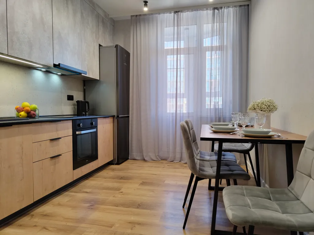 Стильная двухкомнатная квартира рядом с Экспоград-Юг