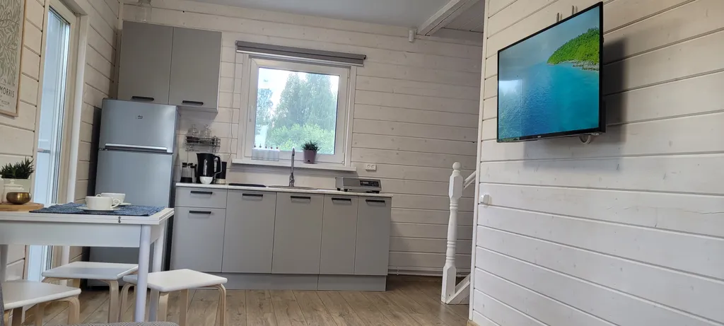 Уютный дом с банным домиком рядом с лесом