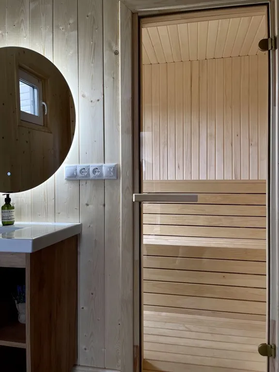 Дом с сауной и горячим чаном