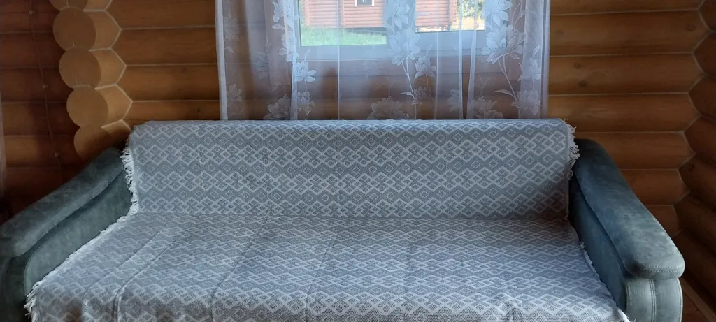 Уютный дом на берегу озера