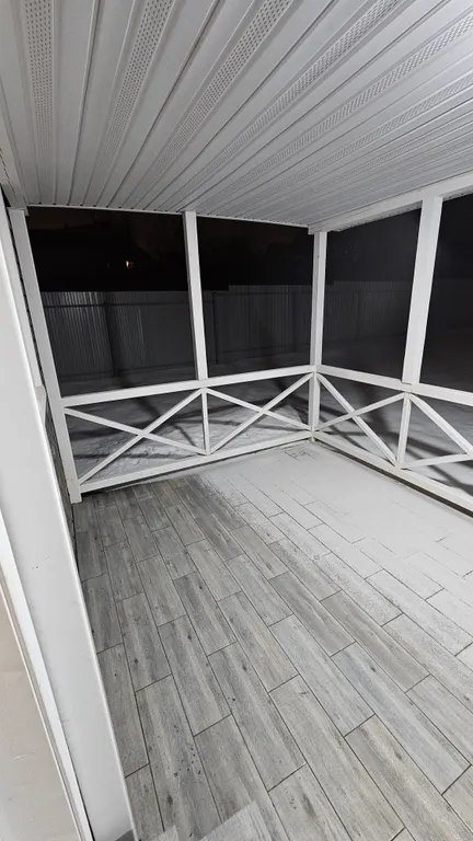 Уютный дом с панорамными окнами