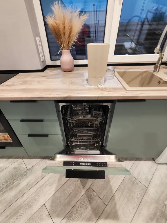 Уютный дом с баней из липы и уличным бассейном