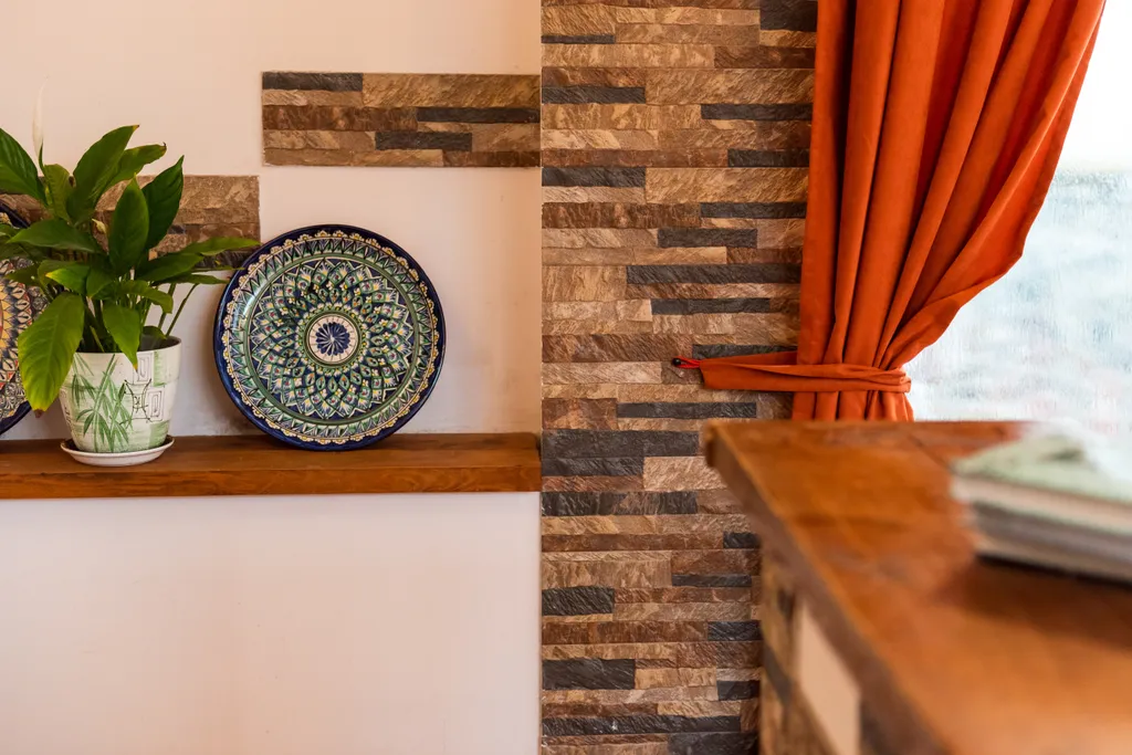 Просторный дом с верандой