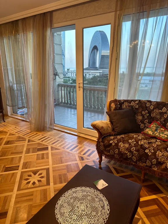 Апартаменты в центре с восхитительным видом на море