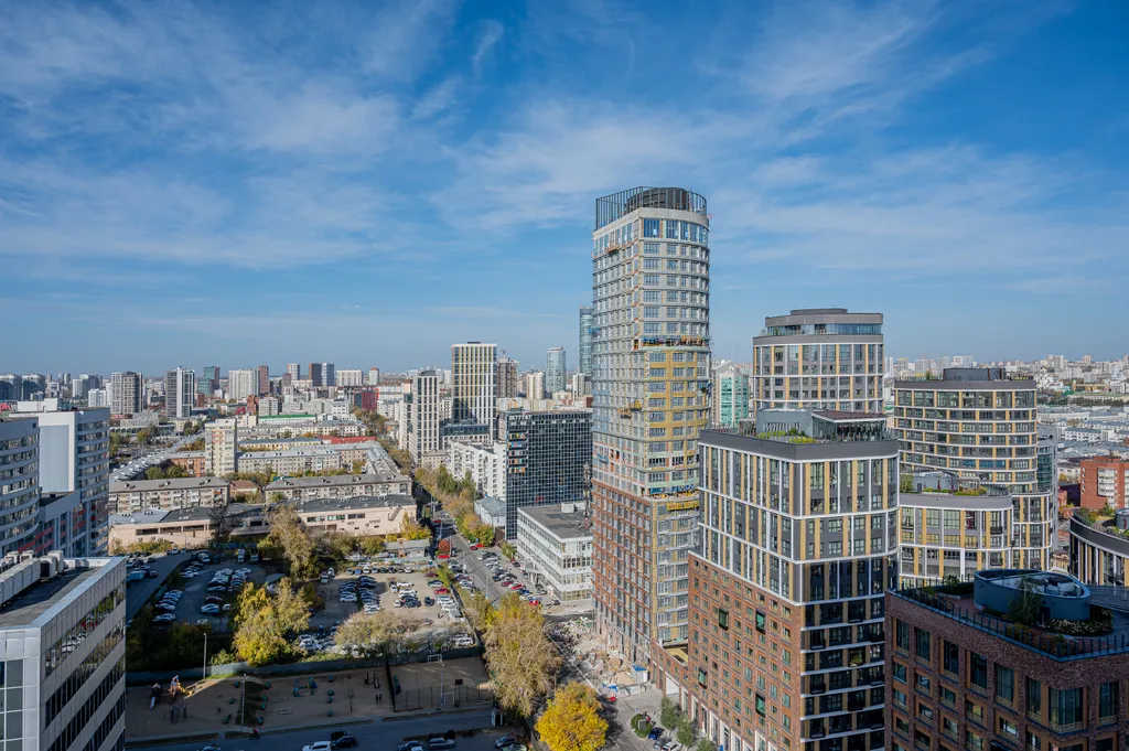 Просторная видовая квартира бизнес-класса в центре