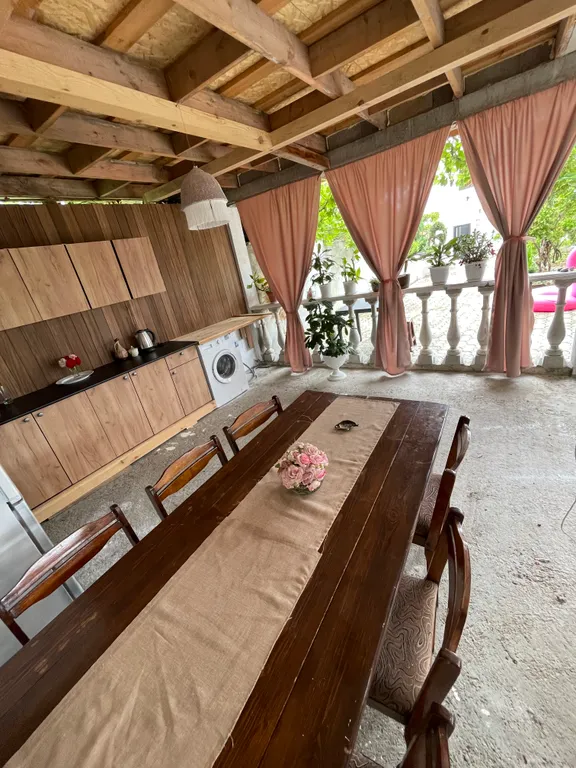 Семейный номер с видом на сад и на горы