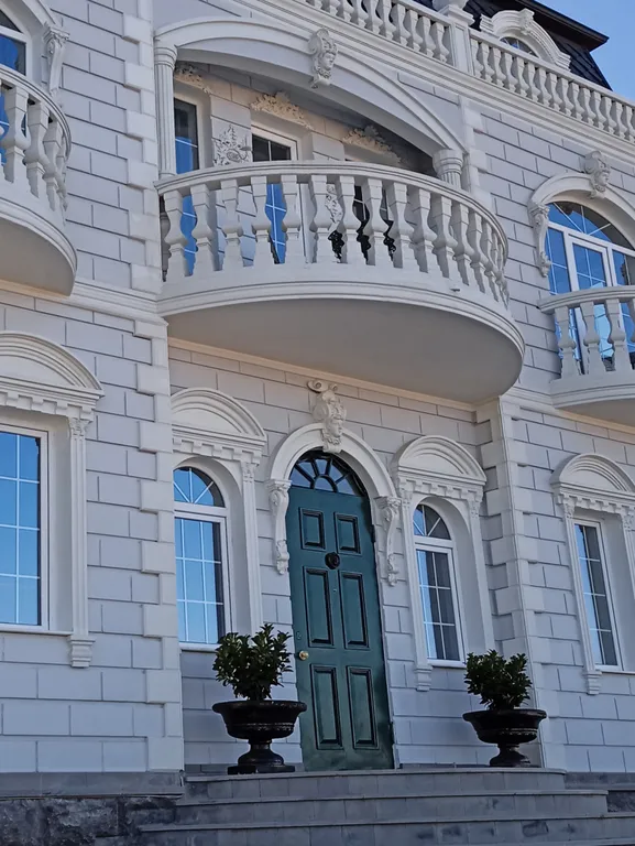 Shindisi Residence, VIP Villa