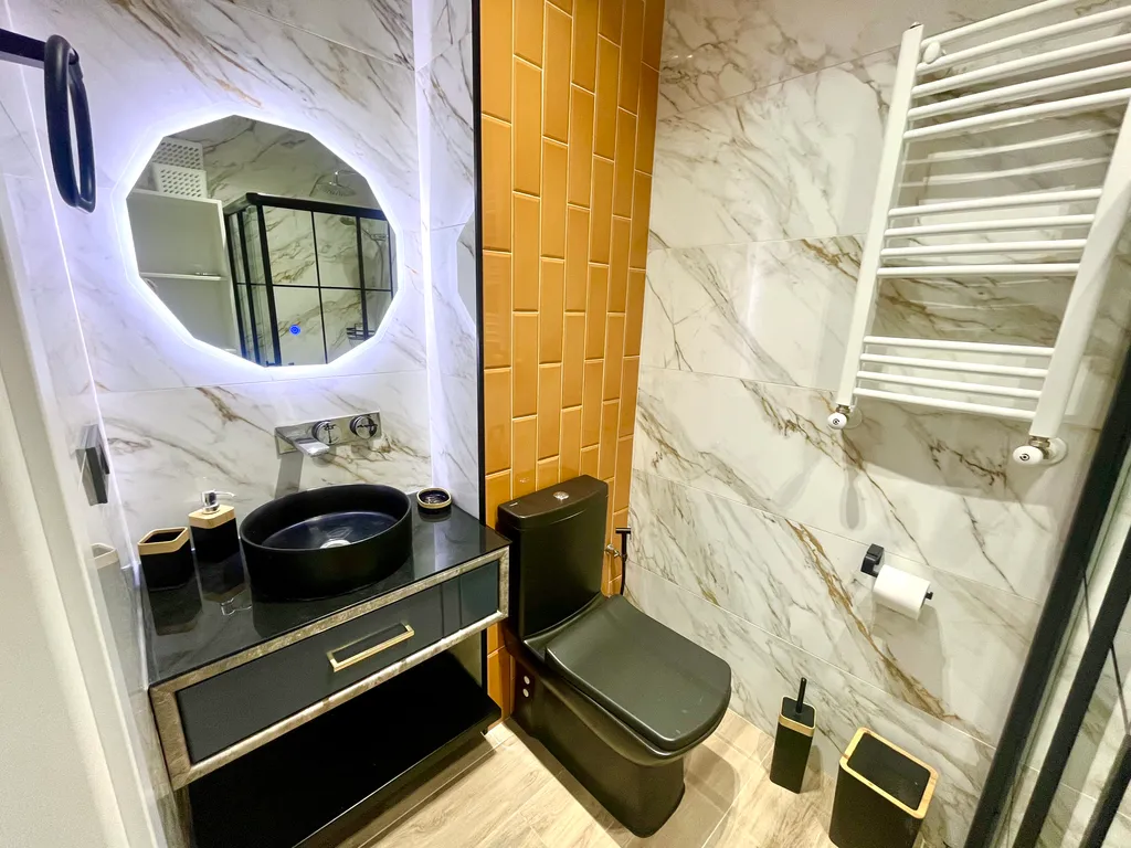 Двухкомнатный апартамент с восхитительным видом на парк и море