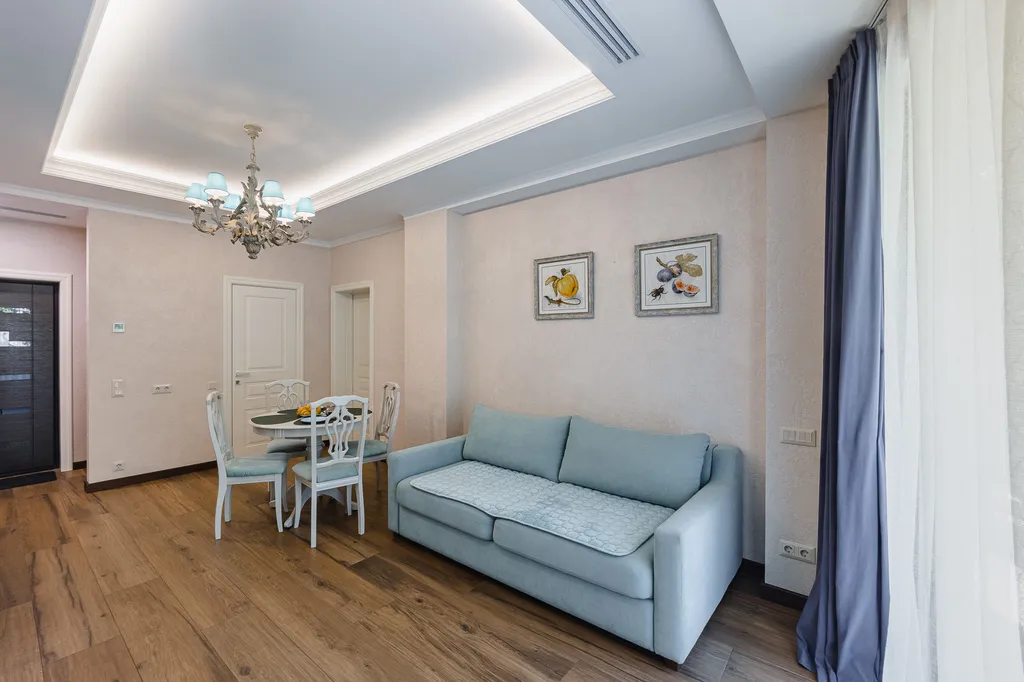 Уютная двухкомнатная квартира с прекрасным ремонтом и большим балконом