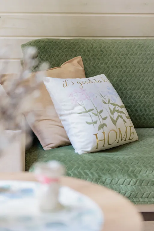 Треугольный Дом в лесу