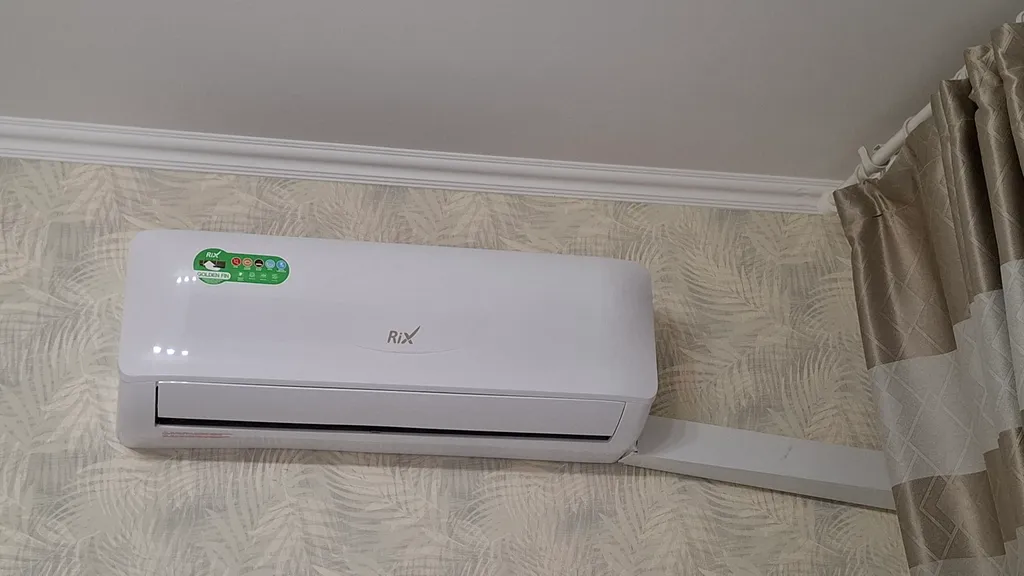 Квартира с большой кухней гостинной, вид из окна на Москву