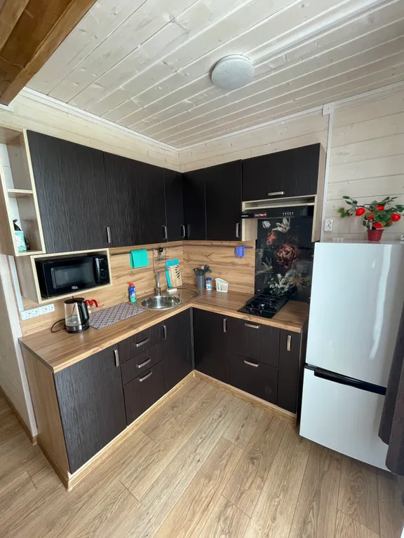 Коттедж Уютный коттедж с видом на озеро Врево — Володарское