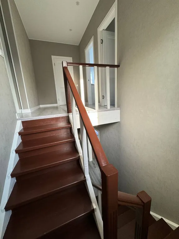 Уютный дом с панорамными окнами