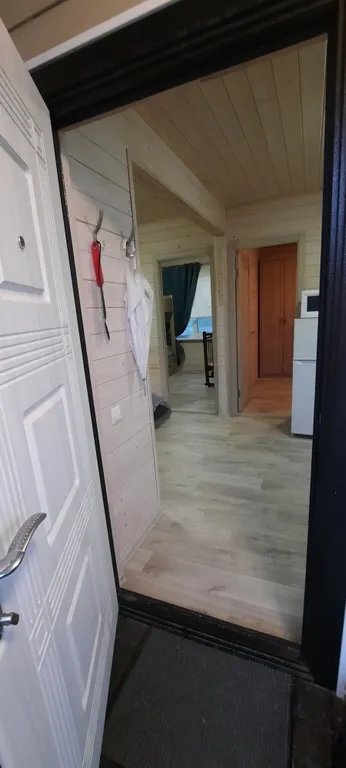 Коттедж с собственной территорией, большой беседкой и мангальной зоной