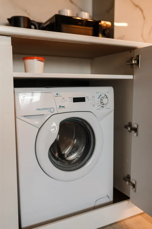 Стильная студия с дизайнерским ремонтом