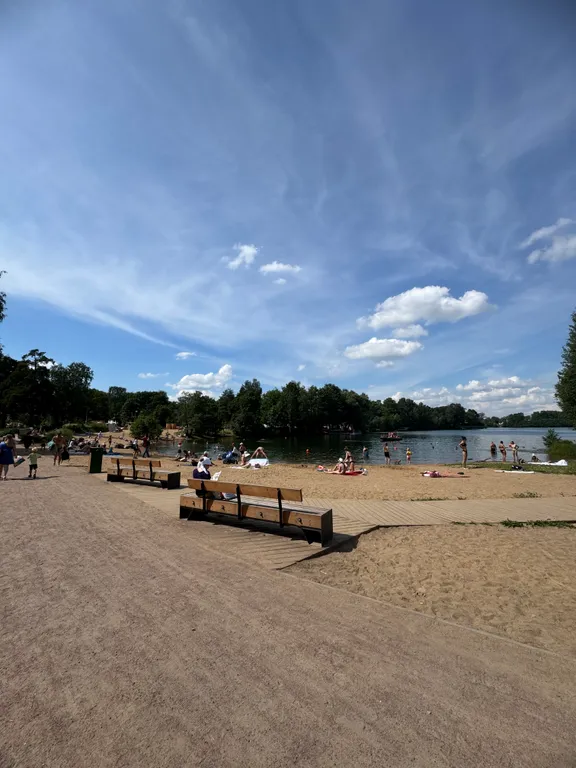 Коттедж Часть дома с отдельным входом у озер и леса, качели и мангал во дворе — Санкт-Петербург