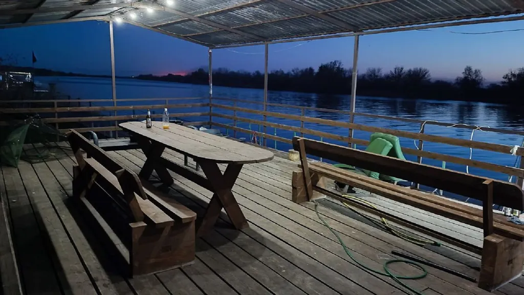 Уютный домик рыбака