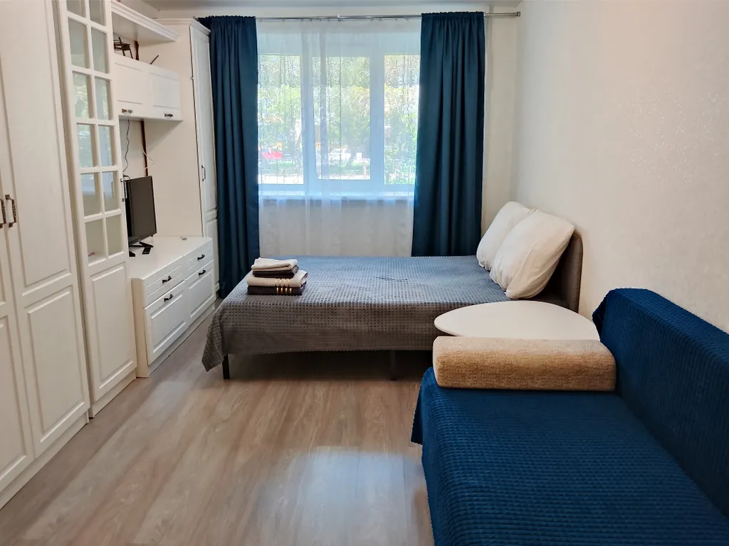 Уютная квартира рядом с ТРЦ Магеллан — аренда посуточно в Тюмень