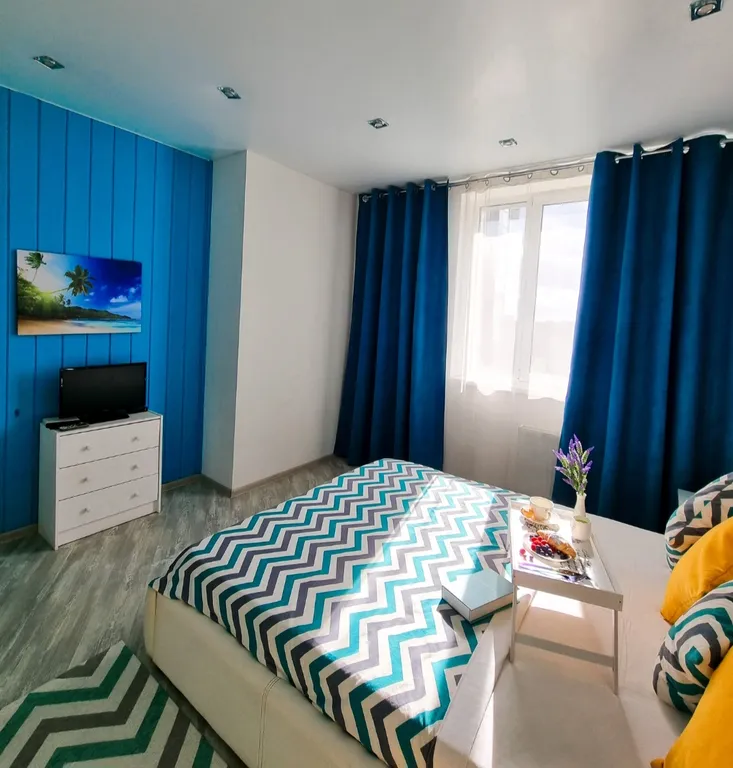 Уютная квартира с панорамными окнами и джакузи