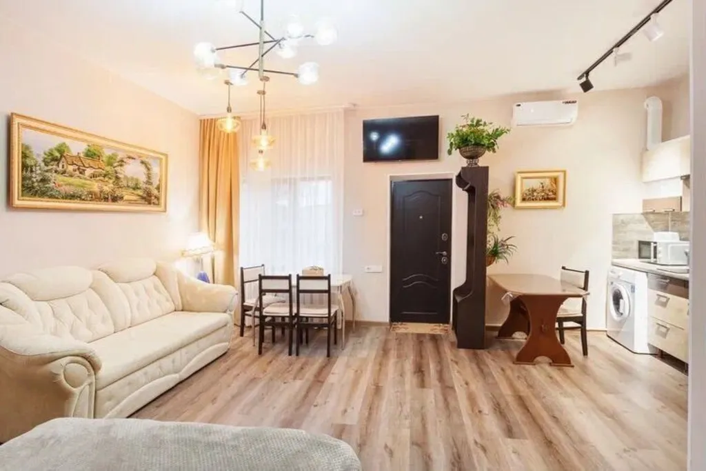 Коттедж Дом c дизaйнeрским pемонтом — Кисловодск