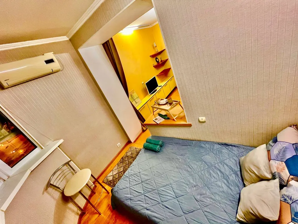 Квартира Уютная светлая студия в центре, ТЦ Вояж, парковка, кафе, аквапарк источник — Тюмень