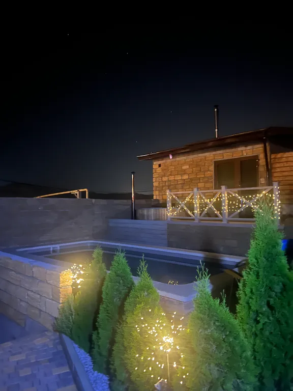 Уютный номер в доме  с беседкой и бассейном