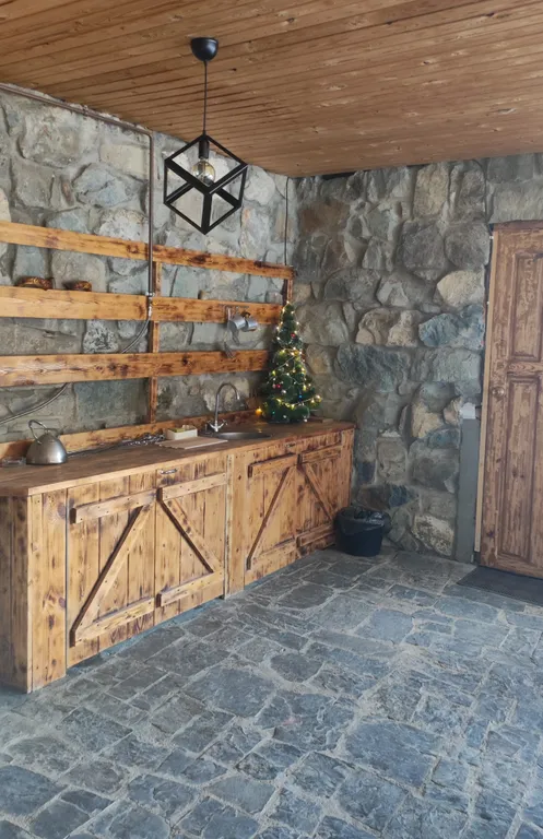 Коттедж с видом на горы и горную речку