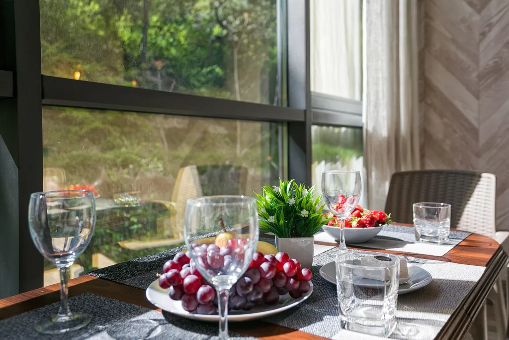 Современная квартира с террасой в приморском парке