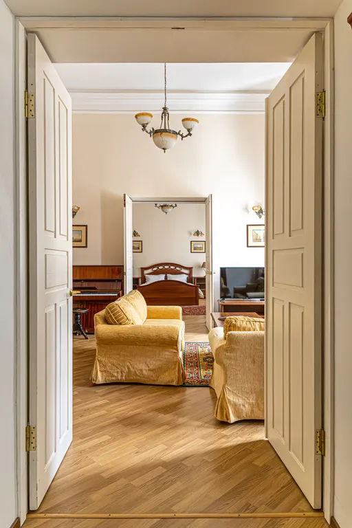 Квартира delux с 4 спальнями и парковкой у Эрмитажа