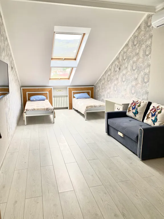 Двухуровневая квартира на первой линии с видом на море