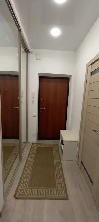 Современная квартира с видом на озеро